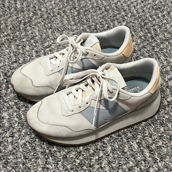 New Balance 237 - Picture 1 of 6